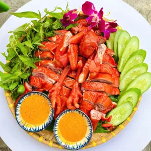 Gà ủ xì dầu thảo mộc nửa con